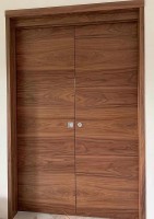 Двойные двери деревянные с горизонтальной выкладкой рисунка
