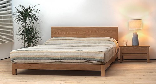 Кровать в стиле минимализм из массива